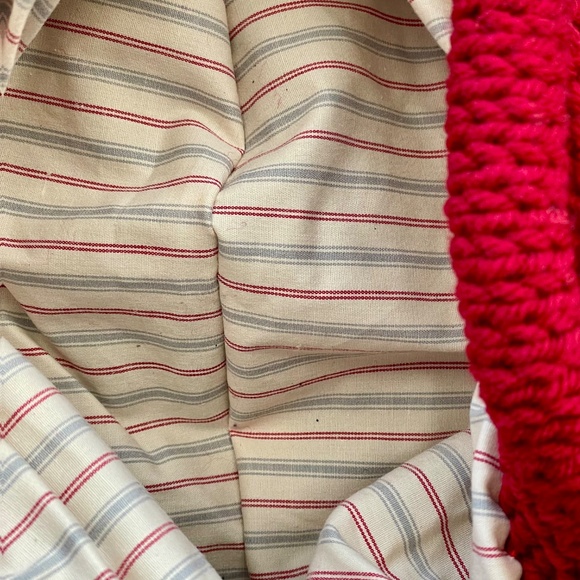 HANDCRAFTED RED KNIT PURSE HANDBAG BAG WOOD HANDLES FULLY LINED - Picture 8 of 10